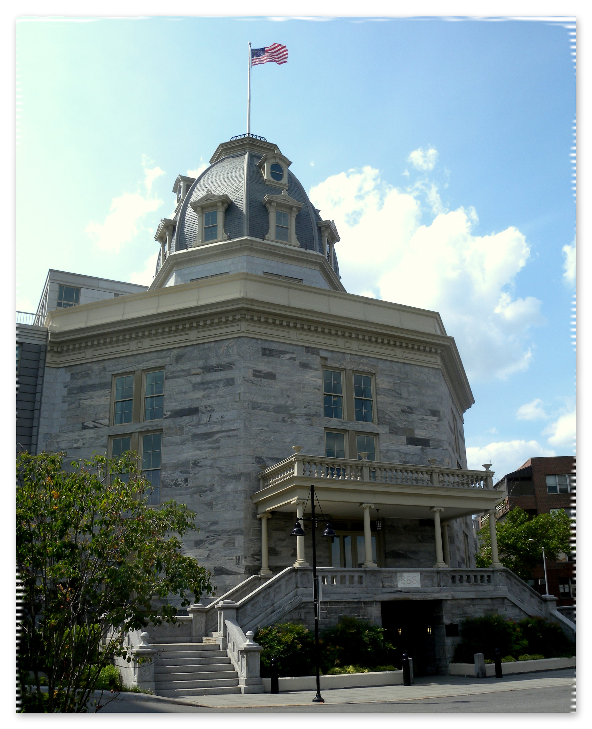 Octagon Tower, Roosevelt Island (modern photo)